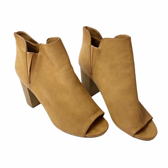 madden girl rally sock booties